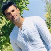 Individuals who are looking to learn English as an additional language